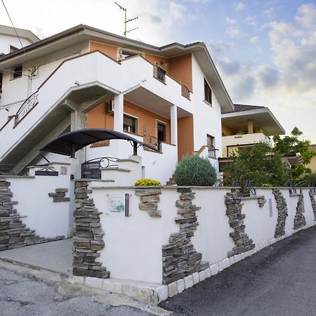 B&B Gabrielmary' Scafa Exterior foto